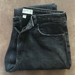 Abercrombie & Fitch, The Mom Jean. Curve love, High Rise